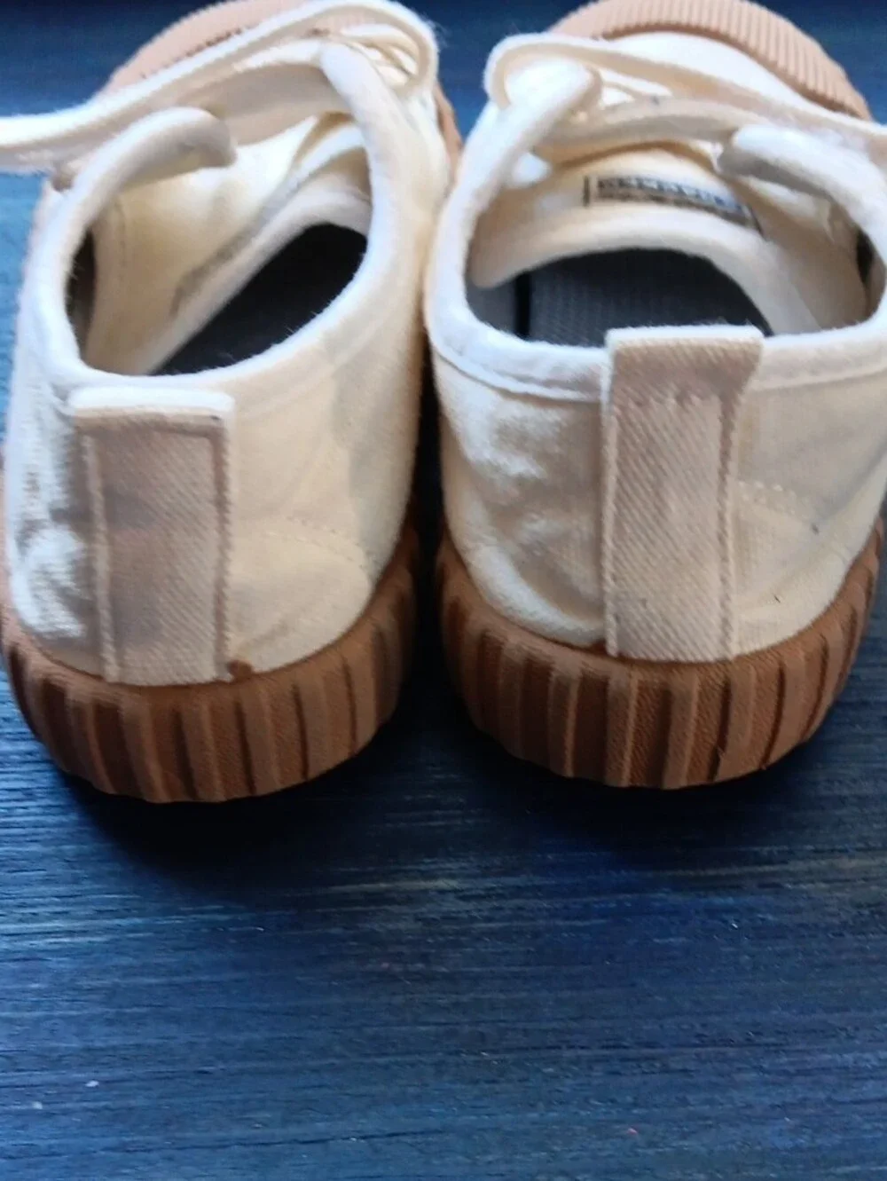 Sanuk easy pairs